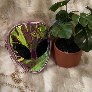 NWOT ~ Alien 👽 crossbody bag